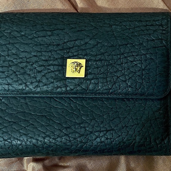 Vintage Pre-owned Gianni Versace Medusa Tri-fold black leather wallet/planner - Picture 4 of 16